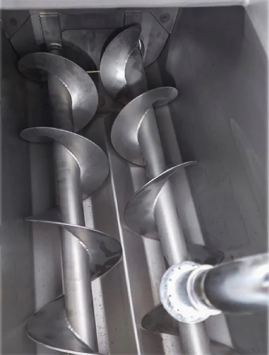 Stretching System — counter-rotating helical screws with CIP nozzle